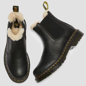 2976 WOMEN'S FAUX FUR LINED CHELSEA BOOTS